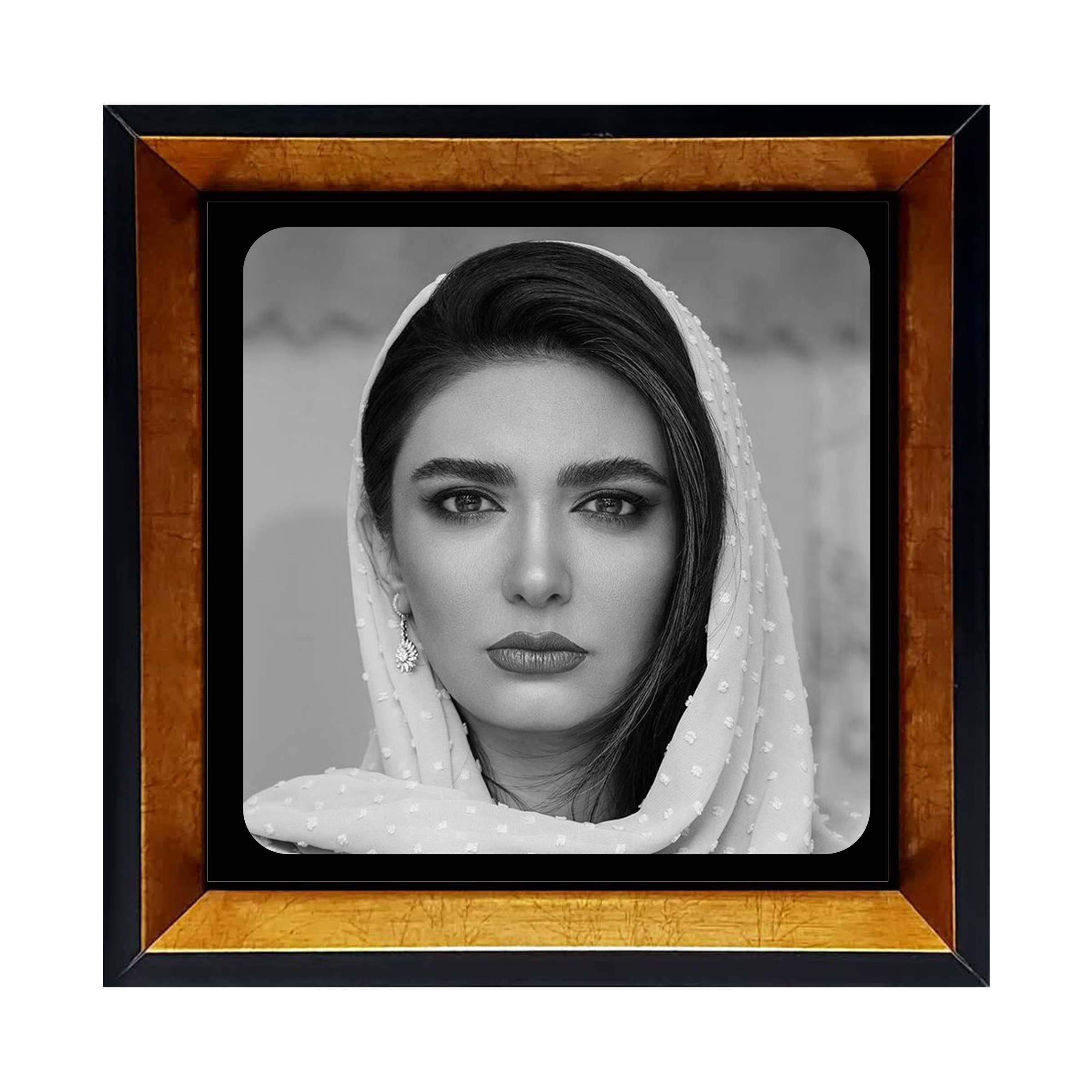 قاب کاشی لیندا کیانی