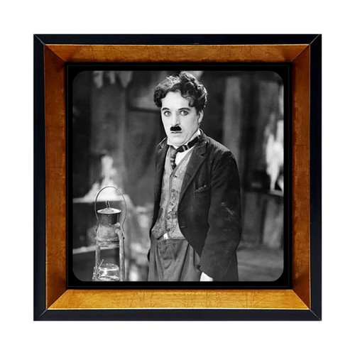 قاب عکس چارلی چاپلین