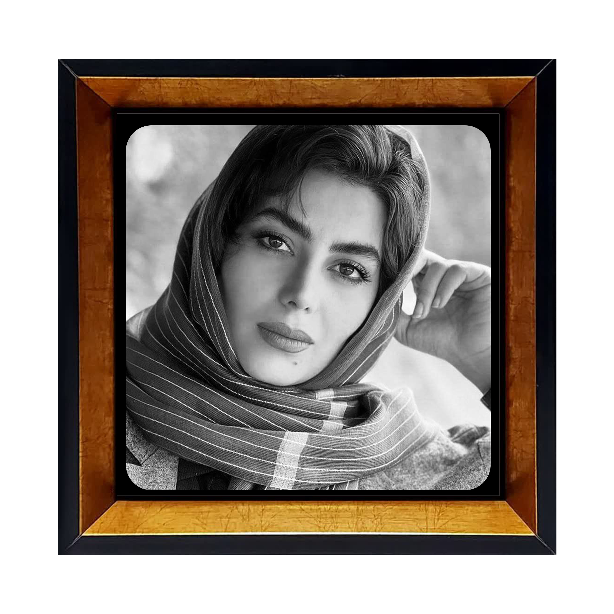 قاب عکس هدیه بازوند